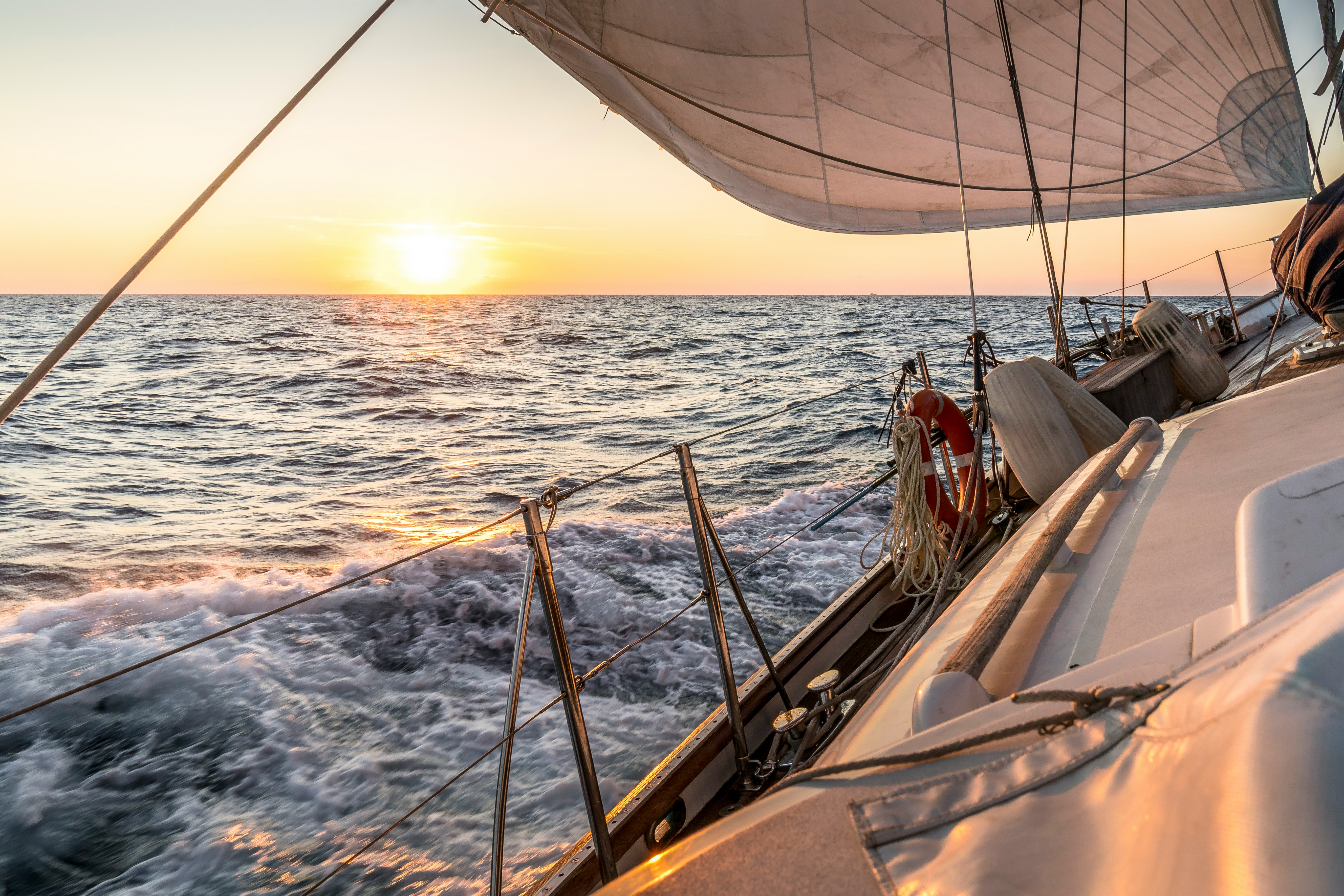 Solar kit setup for Sailboat